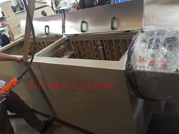 立體蝕刻機配套設(shè)備出貨！