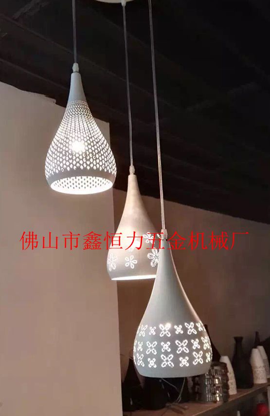 立體蝕刻機(jī)裝車發(fā)貨！