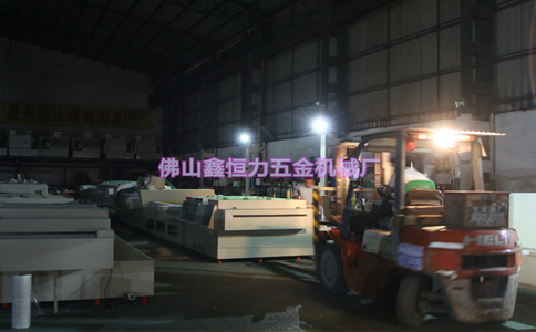 鑫恒力專利產(chǎn)品，全自動水平電解退黑鈦流水線出貨